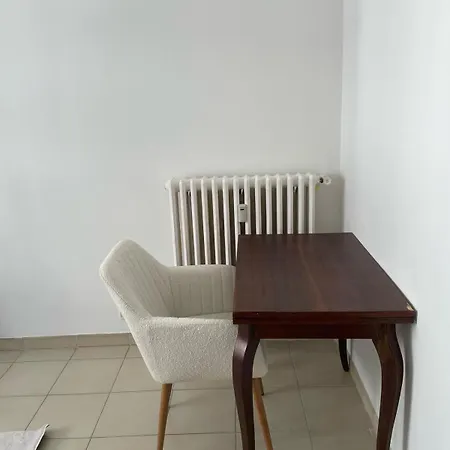 Le Niquet Spacious 2-bedroom In The Heart Of דירה אנטיב