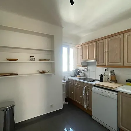 Le Niquet Spacious 2-bedroom In The Heart Of אנטיב
