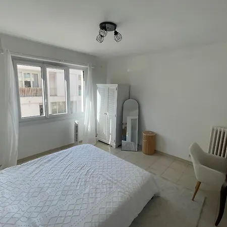 Le Niquet Spacious 2-bedroom In The Heart Of Apartment *