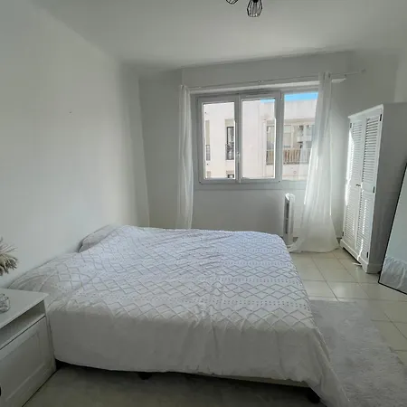 Le Niquet Spacious 2-bedroom In The Heart Of Apartment Antibes