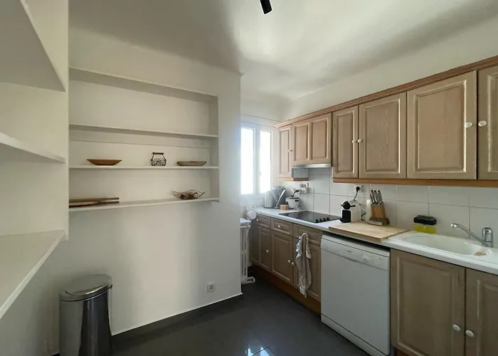 Le Niquet Spacious 2-bedroom In The Heart Of أنتيب