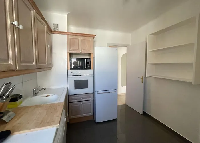 Le Niquet Spacious 2-bedroom In The Heart Of *