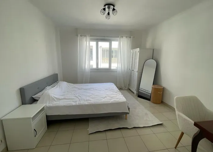 شقة Le Niquet Spacious 2-bedroom In The Heart Of *