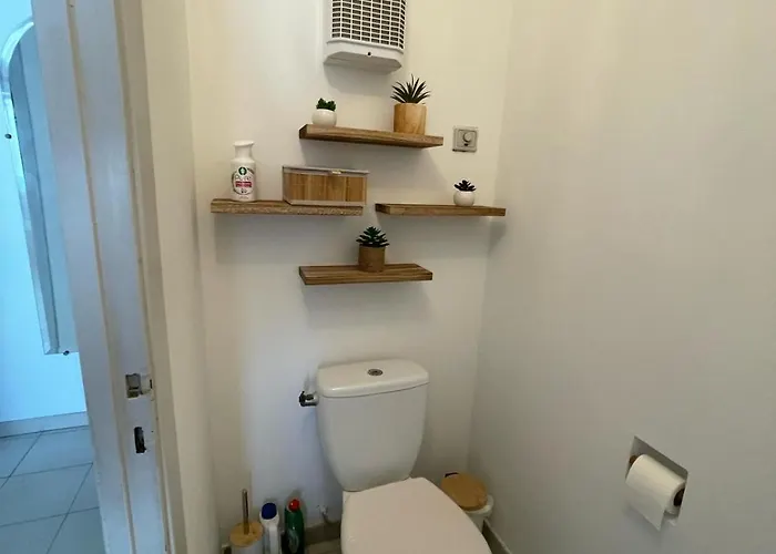 Le Niquet Spacious 2-bedroom In The Heart Of * Antibes