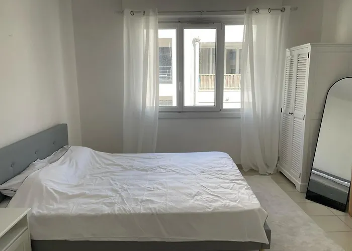 Le Niquet Spacious 2-bedroom In The Heart Of * Antibes